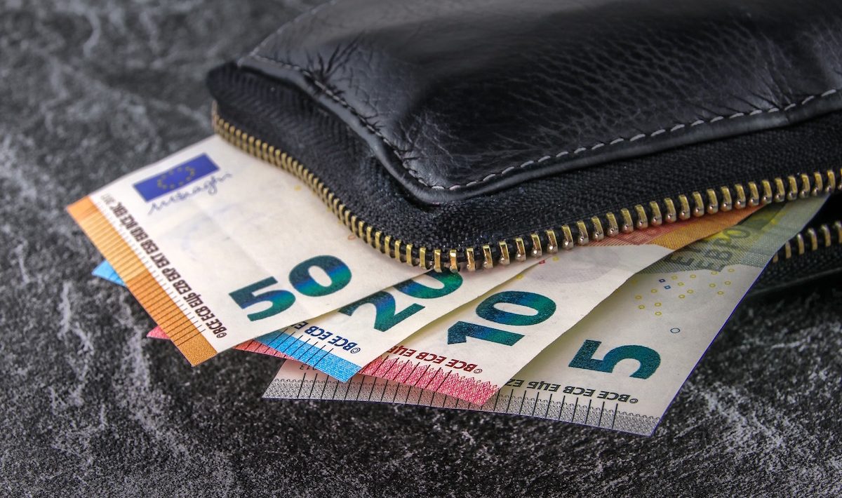 How to “decouple” the minimum wage from the average wage? Economists explain