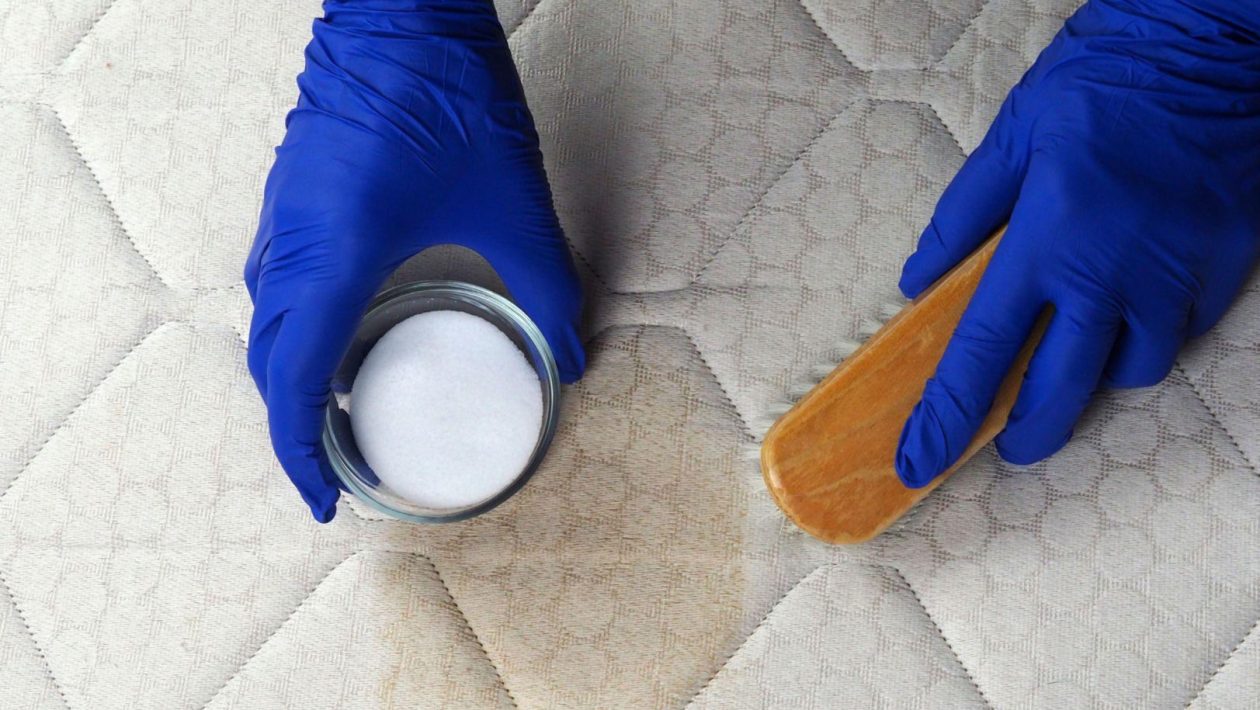 Cleaning the mattress Put 20 drops and rub it into the yellow stains on the mattress. After half an hour they will disappear and the mattress will be as good as new. How to remove stains on the mattress