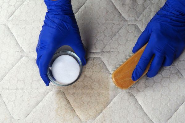 Cleaning the mattress Put 20 drops and rub it into the yellow stains on the mattress. After half an hour they will disappear and the mattress will be as good as new. How to remove stains on the mattress