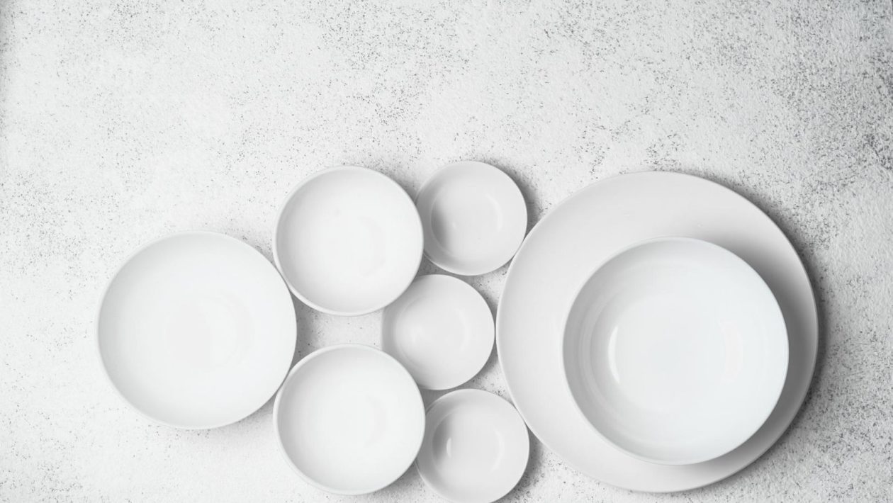 Superstitions about bad luck We keep them in the kitchen too much and unknowingly condemn ourselves to poverty. Such a pledge is said to act like a magnet for financial problems. What brings bad luck in the house?