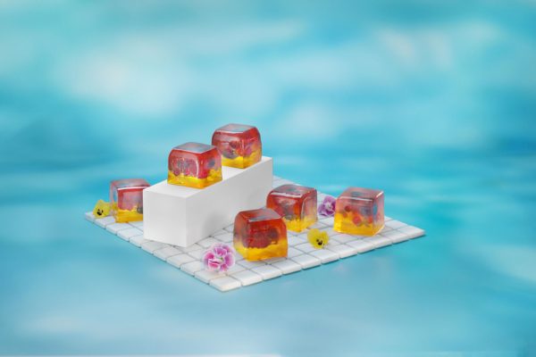 Taste zone Summer tastes like jelly - the WINIARY brand invites you to the world of colorful desserts and Iced Jelly Tea!