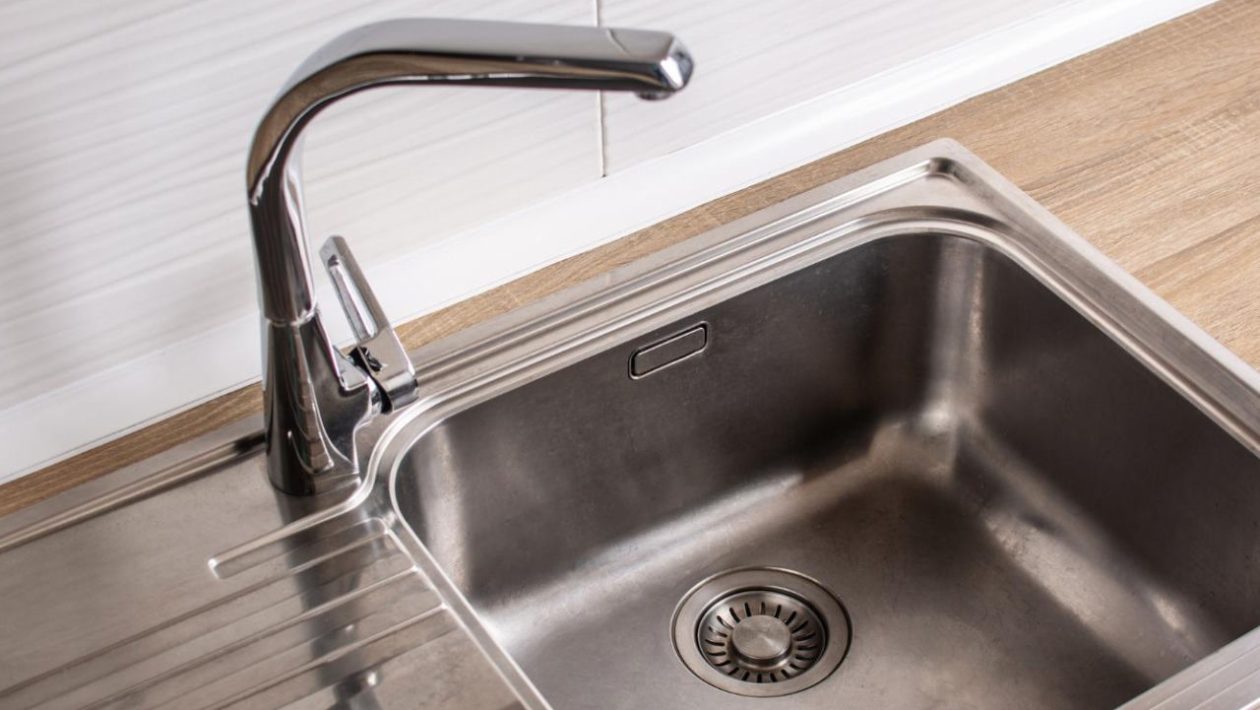 Home tips A simple way to deal with a clogged sink. This cheap salt trick will replace the plumber