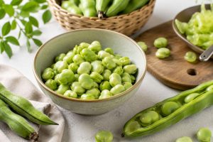 Spring vegetables and fruits. Gigantic prices of broad beans in Poland. It is getting more and more expensive and costs more than a few sticks of butter. You can replace broad beans with this, and it costs pennies