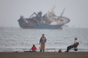 Fierce US-Iran standoff in the Straits of Hormuz and Trump sends an ultimatum