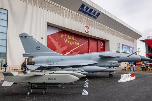 9 to 0 and a mystery: the Chinese fighter that would have beaten a Eurofighter whose radar, on paper, should have seen it first