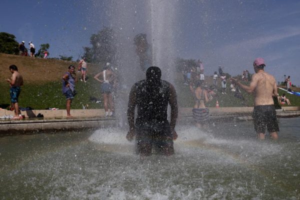 The unprecedented heat wave that shakes Europe leaves more than a thousand dead in France