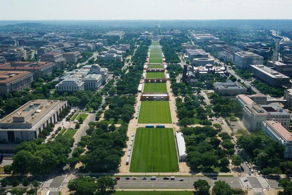 What is the '8647' that has appeared on the National Mall: the number turned into a flag against Trump and in a court case