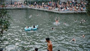 While Europe opts for more air conditioning, Paris cools museums, hospitals and schools with the cold water of the Seine through 120 kilometers of pipes