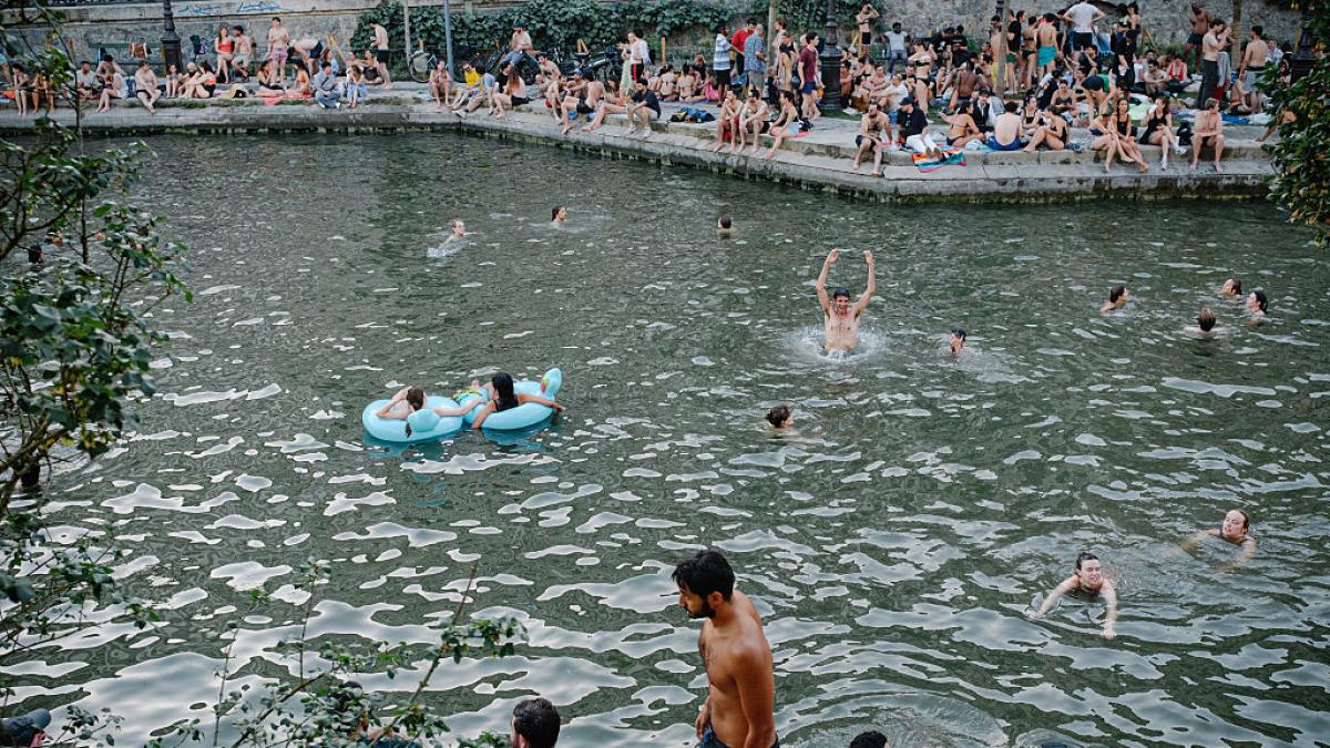 While Europe opts for more air conditioning, Paris cools museums, hospitals and schools with the cold water of the Seine through 120 kilometers of pipes