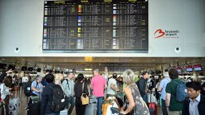 Flight delays, separated children and the carry-on suitcase mess: Europe approves (finally) its protection for passengers
