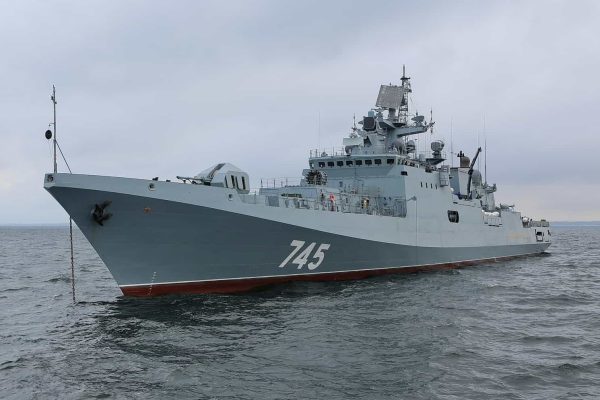 Thriller in the English Channel: Russian frigate fired warning shots at a yacht