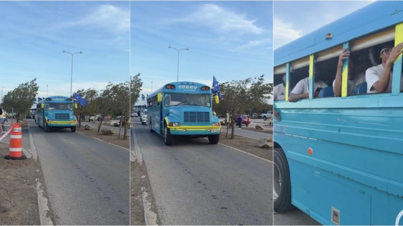 Curaçao team surprises by arriving at the 2026 World Cup in a school bus