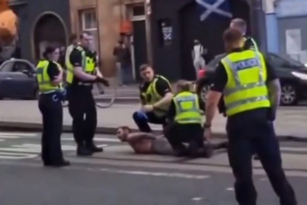 Alert in Scotland: 5 injured in an ax attack on a mosque