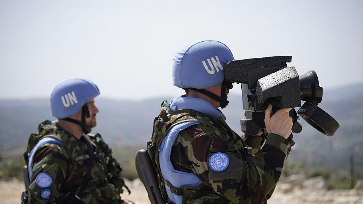 A Serbian blue helmet is killed and two Spaniards are injured by mortar fire in Lebanon