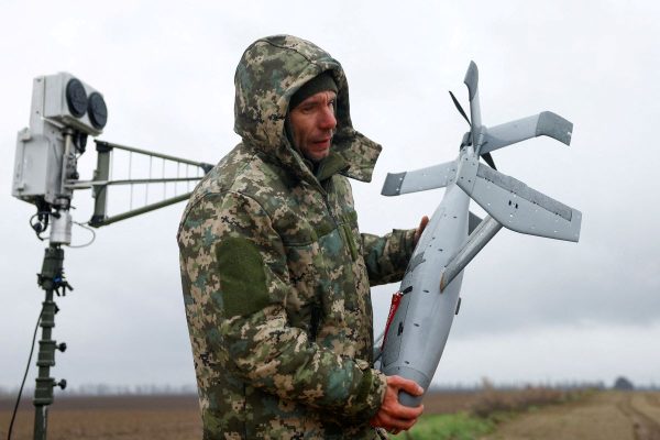 Ukraine: Prepares new request for $20 billion in aid from allies