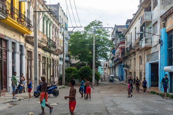 Cuba resists a possible US intervention and presents 176 anti-crisis measures in record time to "change what needs to be changed"