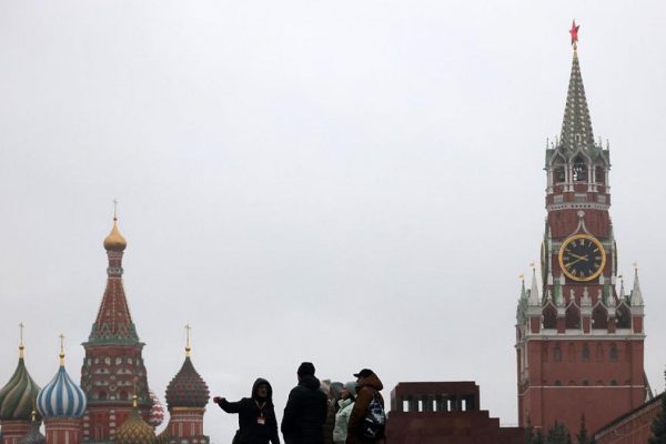 Moscow returns to cash and paper maps with internet blackouts ordered by the Russian secret services: "We live as if we were in the Stone Age"