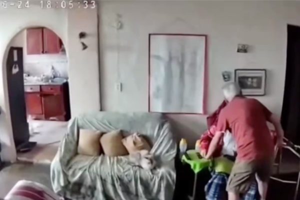 Emotional video shows elderly man protecting his wife during earthquake in Venezuela
