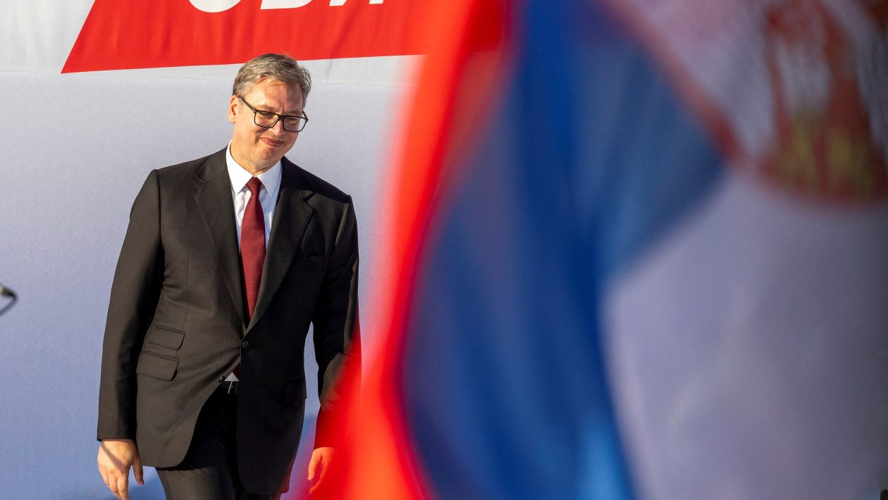 Political "earthquake" in Serbia: Vucic resigns - Early elections under the burden of protests