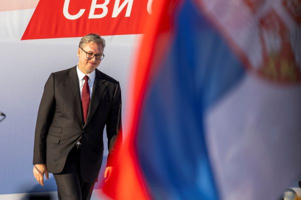 Political "earthquake" in Serbia: Vucic resigns - Early elections under the burden of protests