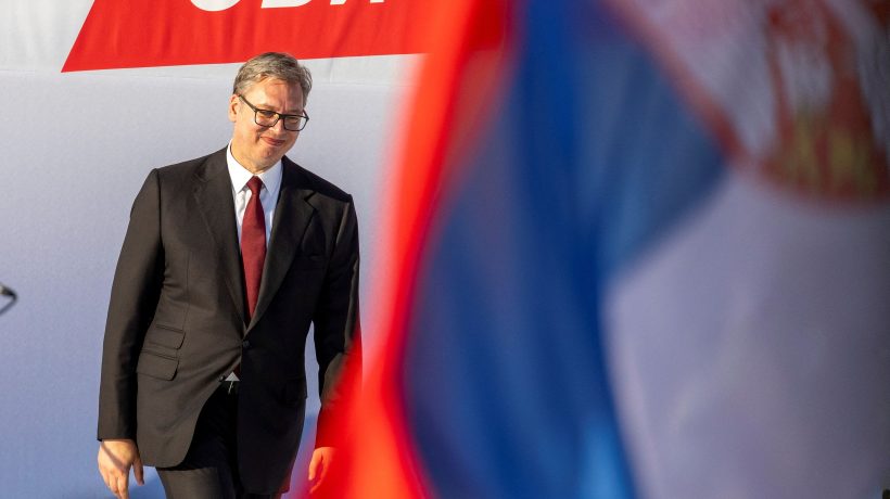 Political "earthquake" in Serbia: Vucic resigns - Early elections under the burden of protests