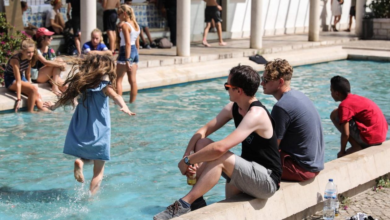 Heat wave in Portugal will last eight to 10 days. Nights reach 28º C