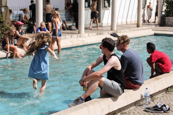 Heat wave in Portugal will last eight to 10 days. Nights reach 28º C