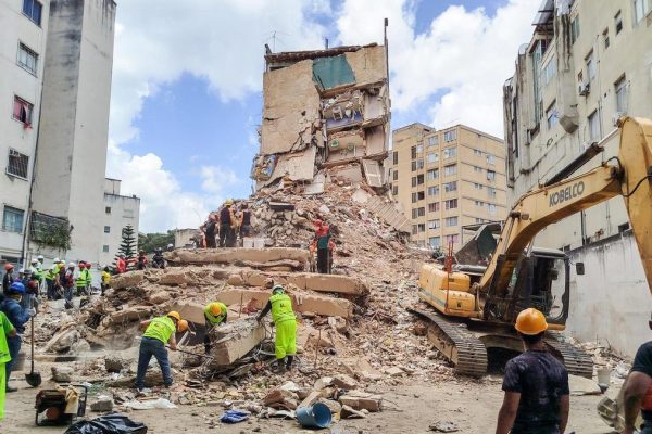 Venezuela, faced with the titanic task of reconstruction a week after the earthquake with no hope of finding more survivors