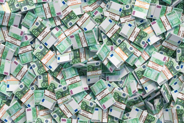Swiss bank guarantees that there have never been so many rich people in the world: in Portugal alone there are 181 thousand millionaires