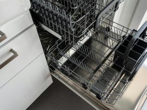 Cleaning at home Dishwasher without deposits and unpleasant smell? Here are the rules for cleaning your dishwasher so that it works flawlessly