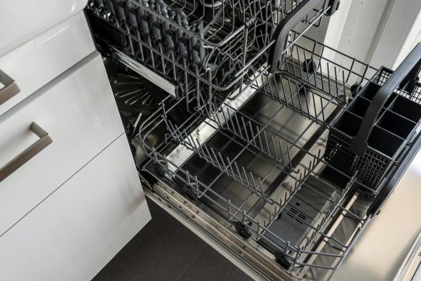 Cleaning at home Dishwasher without deposits and unpleasant smell? Here are the rules for cleaning your dishwasher so that it works flawlessly